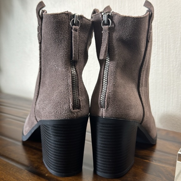 MIA,9 M Leather upper,brown,Tan Booties. Back Zipper. Western Style Suesde - Picture 3 of 4